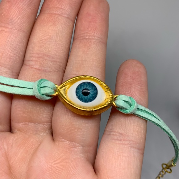 (U1) Evil Eye Bracelet - Picture 3 of 5